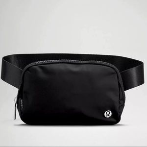 lululemon everywhere belt bag